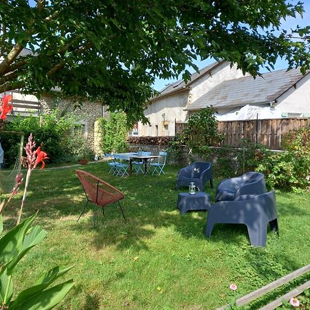 Gite Les Petits Chemins Ledeuix Exterior foto